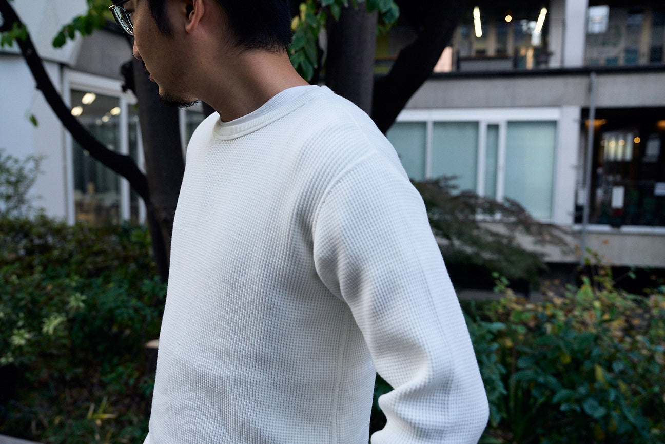 年中着れるサーマルシャツは形に理由がある